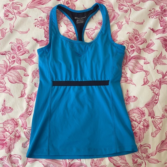 🏝️Big $5 Sale🏝️Champion Racer Back Workout Top with built-in bra - Picture 1 of 7